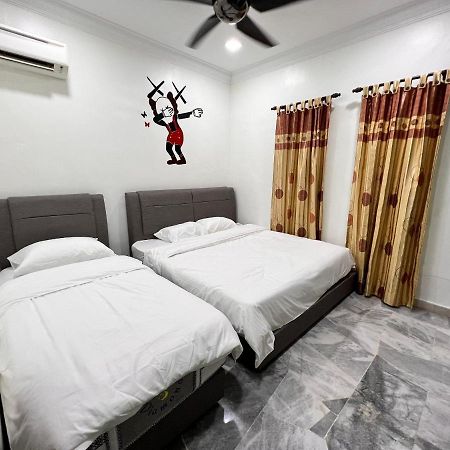 Bearbrick Homestay With Pool Port Dickson Extérieur photo