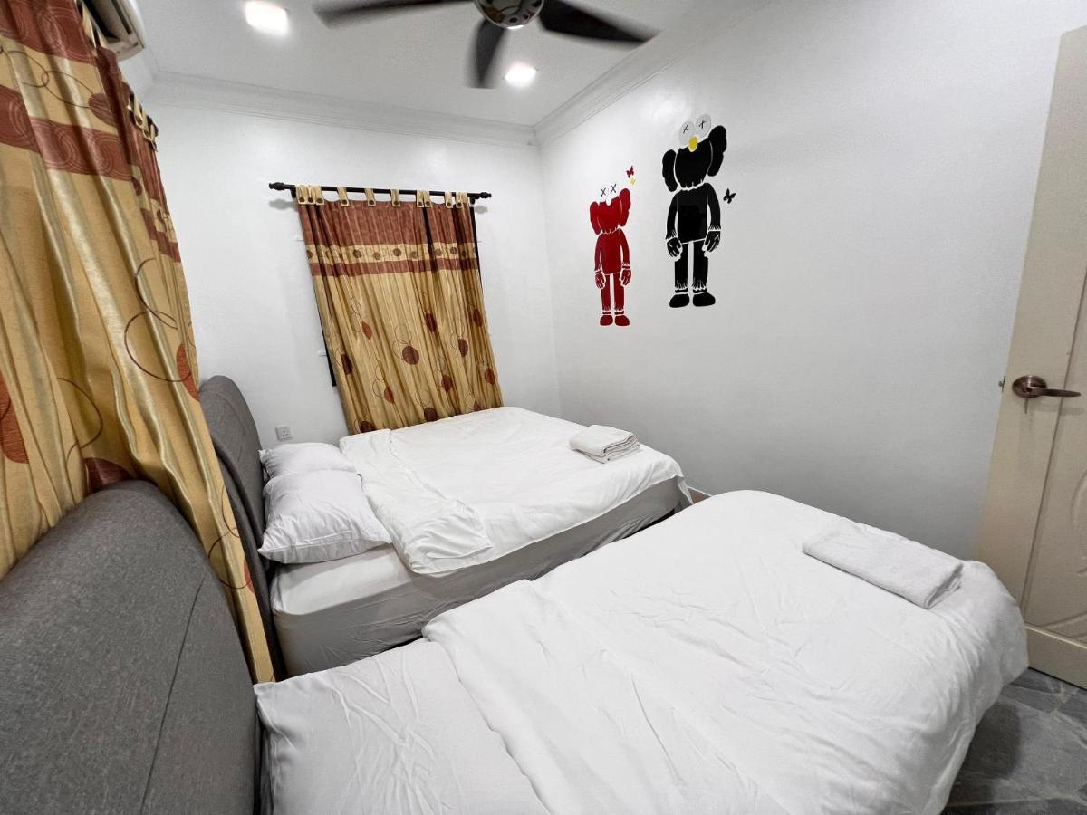 Bearbrick Homestay With Pool Port Dickson Extérieur photo