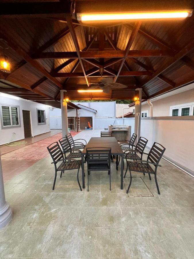 Bearbrick Homestay With Pool Port Dickson Extérieur photo